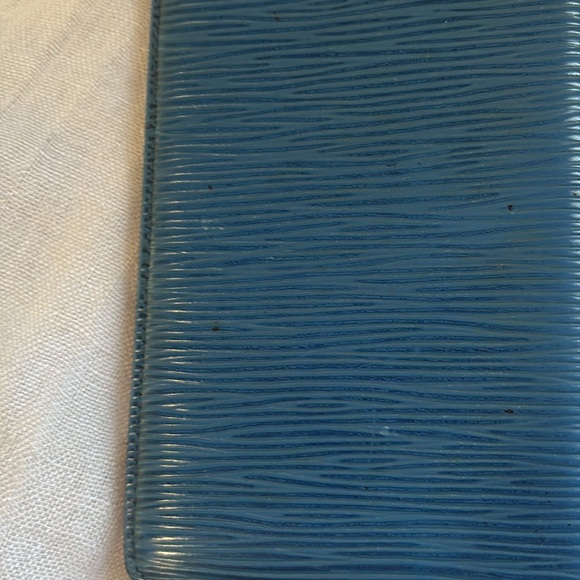 Louis Vuitton blue epi wallet - Picture 4 of 15
